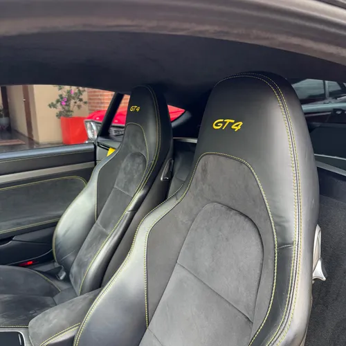 Porsche 718 Cayman GT4