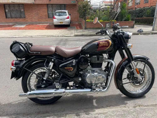 Royal Enflied Classic 350, Negro Perlada, Modelo 2024, 270 K