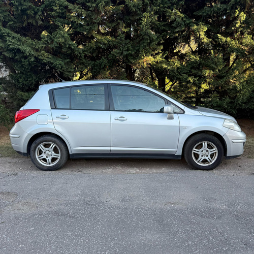 Nissan Tiida 1.8 Visia Plus