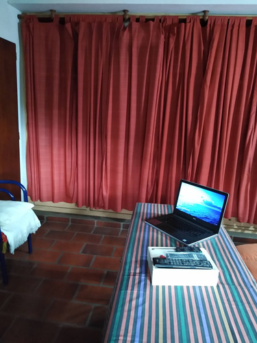 Casa 6 Amb. En Barrio El Cortijo, Malvinas Arg.