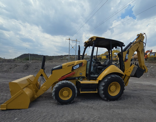 Retroexcavadora Caterpillar 420 F 4x4 Kit Hid 2014