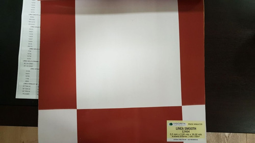 Imagen 4 de 7 de Piso Vinilico En Rollo 0.5mm X 2m X Lv Tipo Damero Rojo