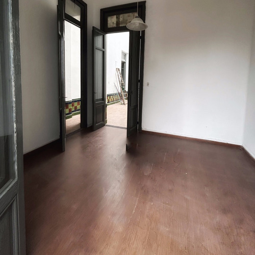 Alquiler De Amplia Casa Con 3 Dormitorios Y 2 Baños En Cordon Ideal Empresa