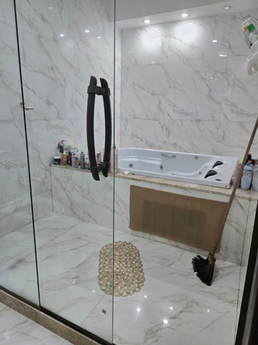 Sítio Com 73.000 M², Internet Fibra Otica De Alta Velocidade,3 Nascentes De Agua Mineral Para Piscicultura, Área De Lazer E Chalés Em Magé/rj