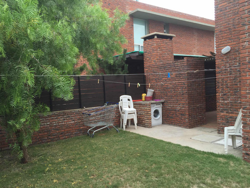 Alquilo Piriapolis Linda Casa Nuevita Frente A La Mejor Playa 3 Dormitorios 2 Banos Aire Fondo Lavaropas Barbacoa Totalmente Equipada Para 7 Personas