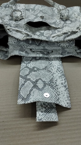 Cartera Reptil Grande 30x40 Como Nueva, Bien Cuidada!!!! Reptil Reptil Metal Reptil (Usado)