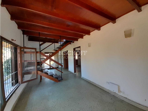 Casa En Dos Plantas, Todos Los Servicios. Ideal Vivienda Permanente