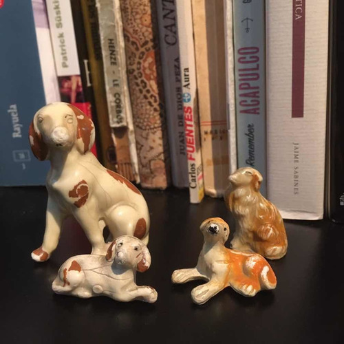 Antiguas Figuras Miniatura De Perros De Plástico Lote De 4