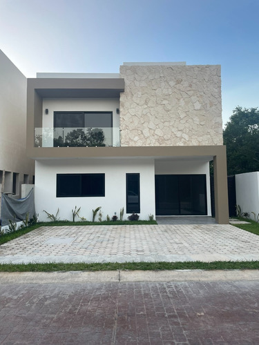Casa En Venta En Residencial Vía Cumbres