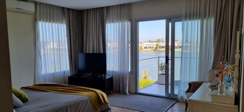 Casa En Tipas Nordelta 280 M2 Cub. Vista Al Lago Venta / Alquila
