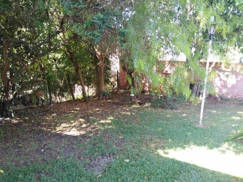 Imagen 13 de 19 de Casa De Dos Dormitorios, Un Baño, Cochera Y Jardin En Barrrio Abadia