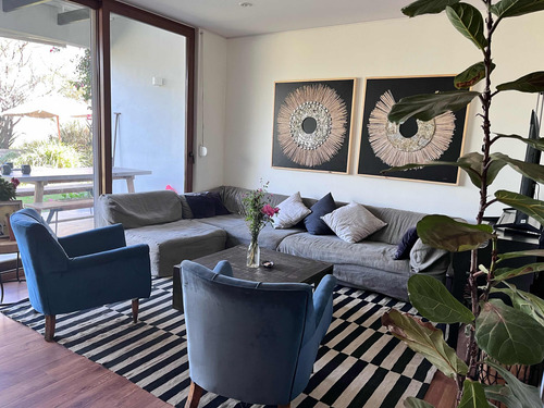 Casa En Condominio Con Excelente Vista A Santiago. 4 Dorm