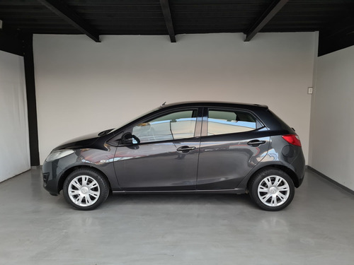 Imagen 5 de 11 de Mazda Mazda 2 2014 1.5 Touring At