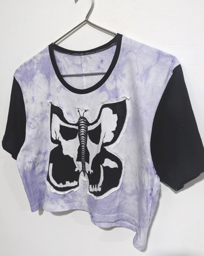 Imagen 2 de 5 de Remera Croptop Butterfly Effect Calavera Skull Parche Acid
