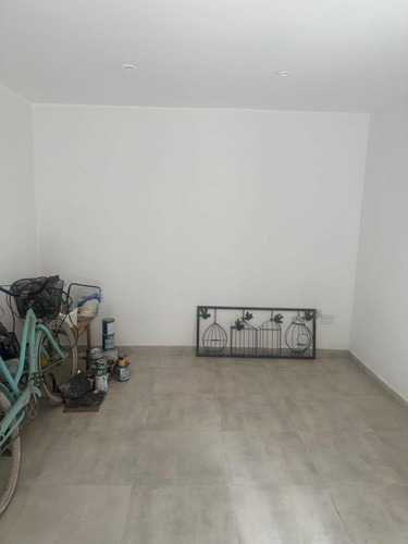 4 Ambientes Tipo Casa Sin Expensas, Refaccionado A Nuevo!!