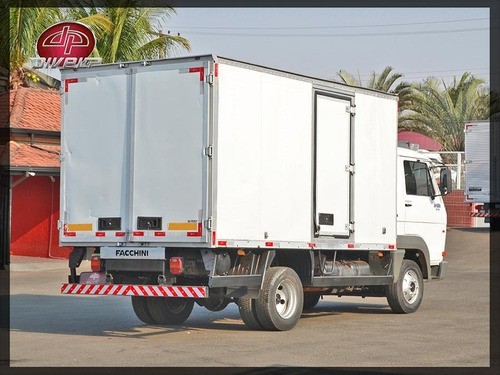 Imagem 11 de 11 de Vw Baú 8150 4x2 2011