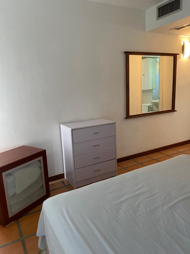 Aquiler Fijo. 1hab. Bello Apto. Terraza. Playa Moreno.