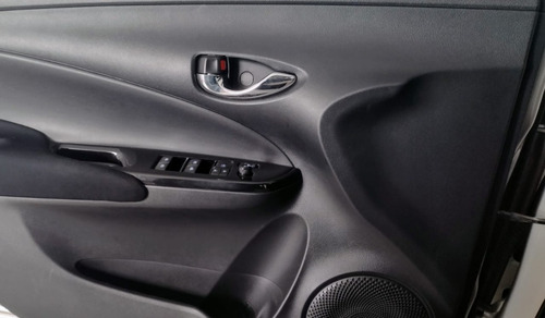 Imagen 9 de 10 de Toyota Yaris Xls 1.5 6m/t 2019