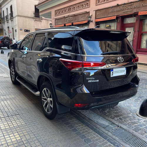 Imagen 22 de 25 de Toyota Sw4 2019 2.8 Srx 177cv 4x4 7as At Automatica Lucsc