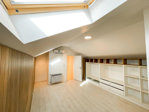 Casa En Venta - 2 Dormitorios 3 Baños - Cochera - 303mts2 - Mar Del Plata