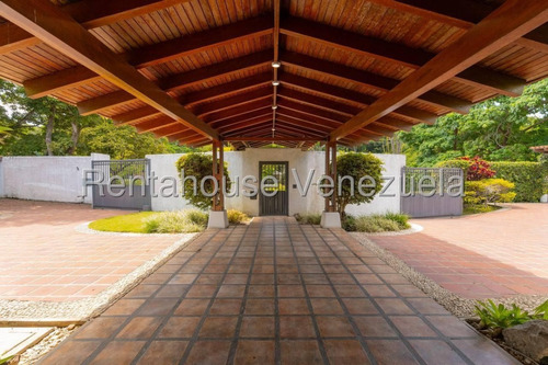 LG Vendo Hermosa Casa En La Urb. La Lagunita (2 Casas En 1 )