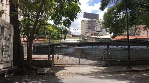 Imagen 2 de 2 de Venta De Terreno Comercial En El Bosque (chacao Sur)
