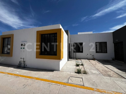 Casa En Renta En Fraccionamiento Mayorazgo, Los Gómez, Slp.