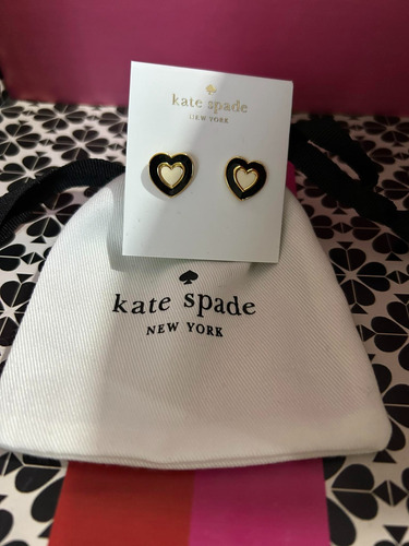 Kate Spade- Aretes Corazon Con Esmalte Bicolor Original