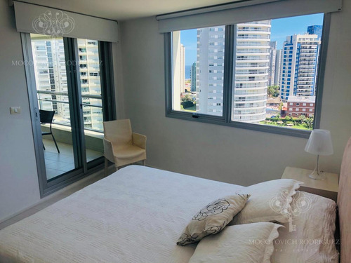 Apartamento Venta - 4 Dormitorios -playa Brava