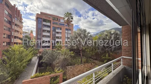 Apartamento En Venta En Campo Alegre 25-13935 Yf