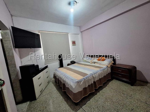 Marcos Gonzalez Vende Cómodo Apartamento Zona Oeste Barquisimeto Lara #25-20448