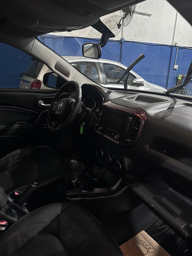 Fiat Toro Freedom 1.8 16v 4x2 At6