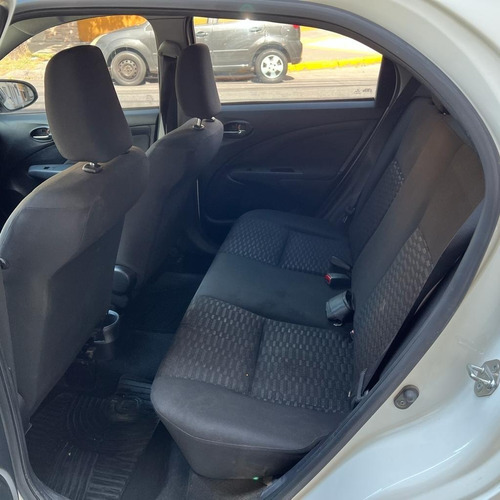 Imagen 15 de 25 de Toyota Etios 1.5 Xls