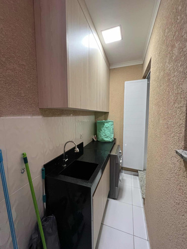 Casa Em Condomínio Com 2 Suítes E Repleta De Planejados