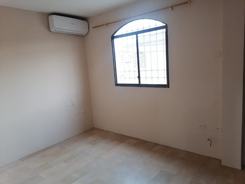En Venta Bonita Casa-2 Pisos! Mucho Lote1, Cerca Al Mall Del Norte!!