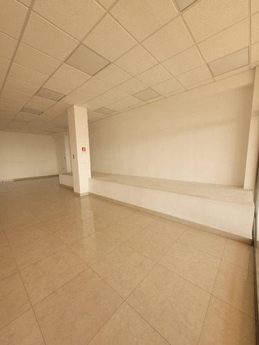 Local Comercial En Arriendo, Piso 2, En Av. Francisco Bilbao