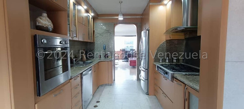 Lujoso Apartamento Ubicado En El Rosal Yb 24-27243
