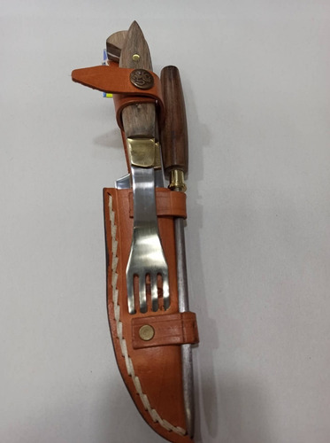 Imagen 2 de 2 de Juego Cuchillo Tenedor Chaira Artesanal Caburé Acero Inox