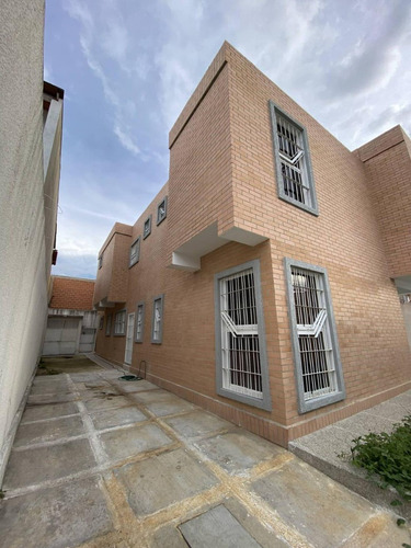 Imagen 8 de 13 de Casa En Venta En Rotafe Naguanagua Cód 12115 Lucrecia Escorcha