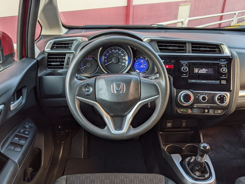 Imagen 4 de 7 de Honda Fit 2016 Versión Fun 6 Velocidades Royalmotors