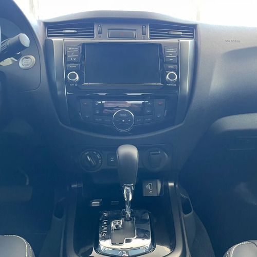 Nissan Frontier PRO4X 4x4 AT