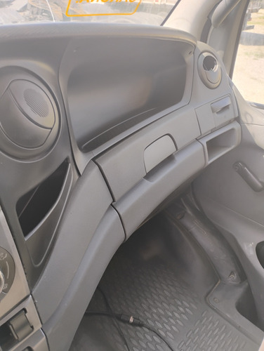 Iveco Daily 70c17 2017 Com Bau De 5,50 Mts Financio