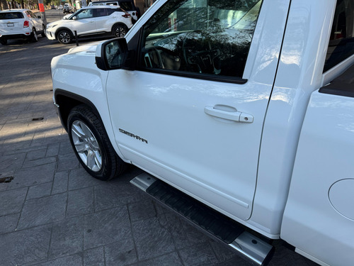 GMC Sierra 5.4 Cabina Regular Sle 4x4 At