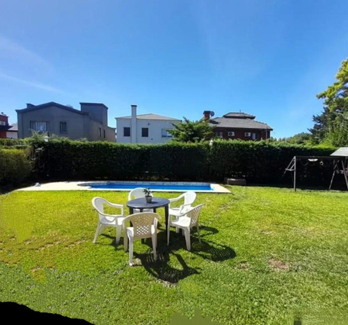 Casa En Venta - 3 Dormitorios 3 Baños - Cocheras - 660mts2 - Moreno