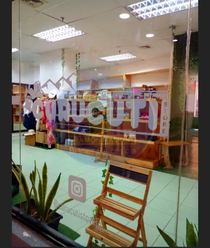 Se Alquila Local Comercial.
