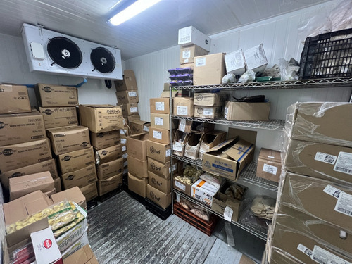 Venta Derecho A Llave / Reconocido Local De Pollos Asados