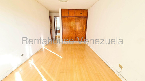Casa En Venta En El Cafetal Calle Cerrada Casas En Caracas Angela Tochon
