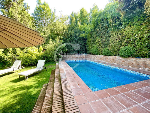 Moderna Y Exclusiva Casa En Cond Los Almendros 4 Dorm Piscin