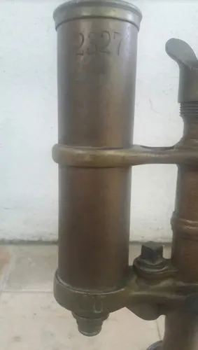 Antigua Bomba Para Cerveza Barril Espada Y Canilla Impecable (Usado)