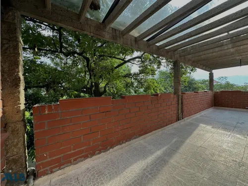 Apartamento En Lalinde Con Generosa Terraza(mls#256169)